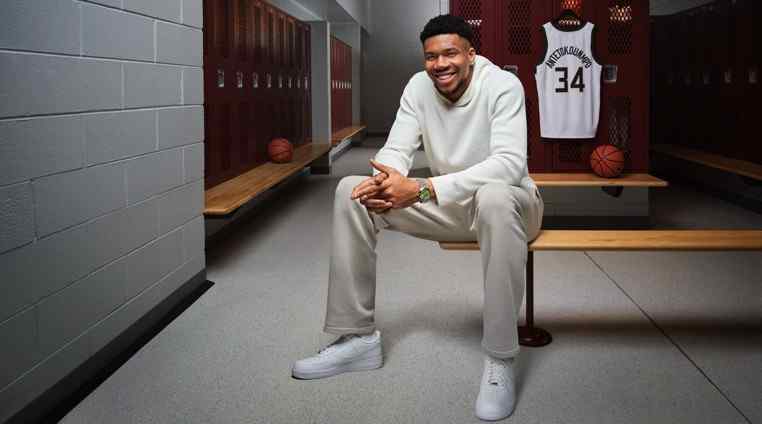 百年灵与NBA巨星阿德托昆博合作推出限量版腕表 | 奈斯探表 百年灵与NBA巨星阿德托昆博合作推出限量版腕表 | 奈斯探表
