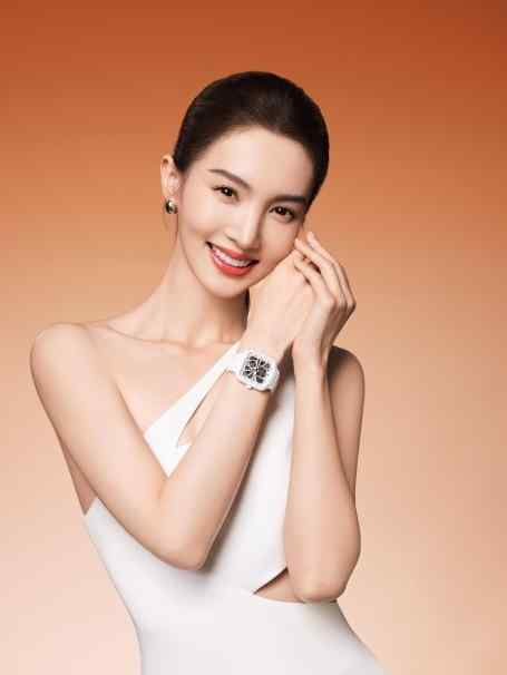 全新True Square真我系列“缤纷彩宝”机械腕表,公价25600 | 奈斯探表 全新True Square真我系列“缤纷彩宝”机械腕表,公价25600 | 奈斯探表
