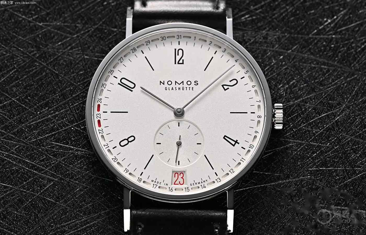 Nomos Tangente双日历腕表，包豪斯风格的正装新选择 | 奈斯探表