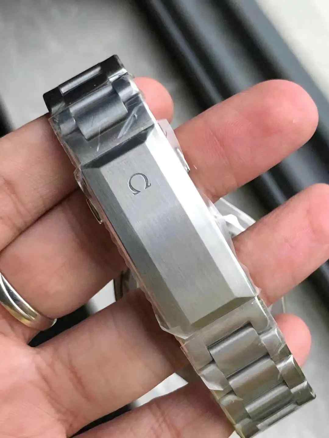 深度解析VS厂欧米茄海洋宇宙6000米海王复刻表，外观能不能乱真！ | 奈斯探表