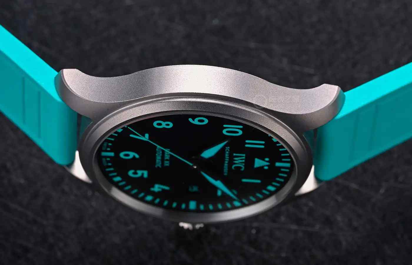 IWC万国表与梅赛德斯-AMG马石油F1车队强强联手，打造限量版腕表！ | 奈斯探表