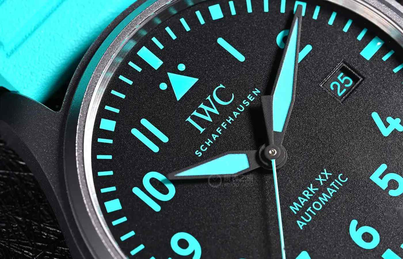 IWC万国表与梅赛德斯-AMG马石油F1车队强强联手，打造限量版腕表！ | 奈斯探表