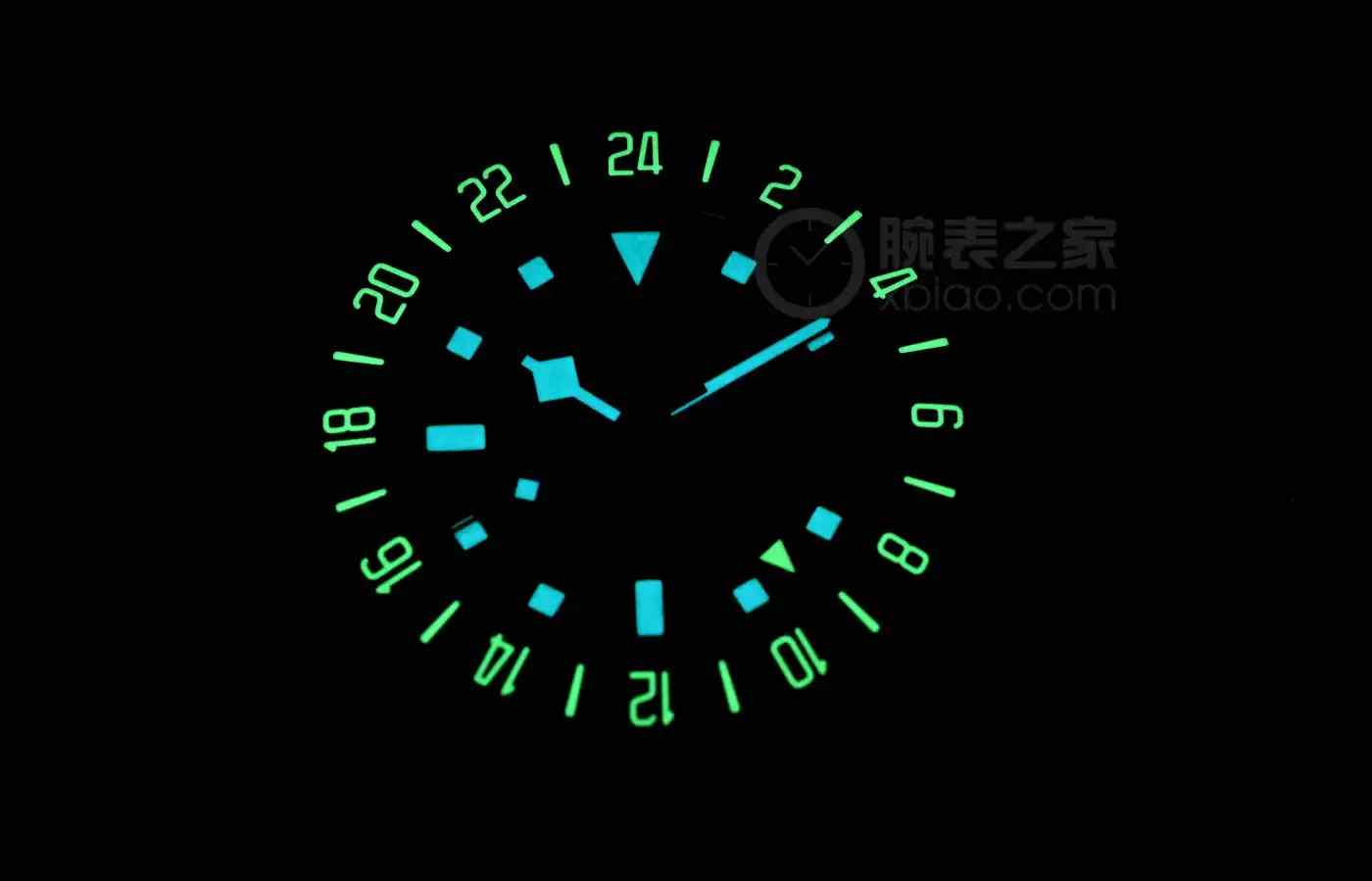 海军联名款来了!帝舵领潜型FXD GMT深度评测,钛金属+陶瓷圈太香了 | 奈斯探表 海军联名款来了!帝舵领潜型FXD GMT深度评测,钛金属+陶瓷圈太香了 | 奈斯探表
