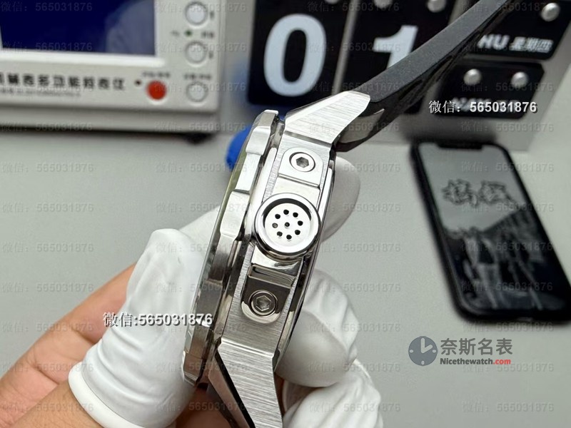氟胶表带+快拆系统!V6S厂万国海洋时计值不值得入手? | 奈斯探表 氟胶表带+快拆系统!V6S厂万国海洋时计值不值得入手? | 奈斯探表