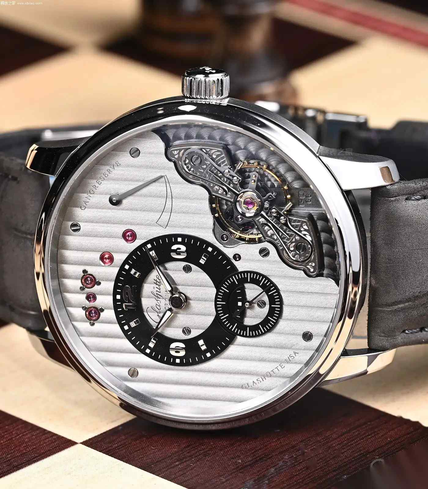 0万预算必看！格拉苏蒂原创双鹅颈腕表深度评测：这机芯美得不像实力派！ | 奈斯探表