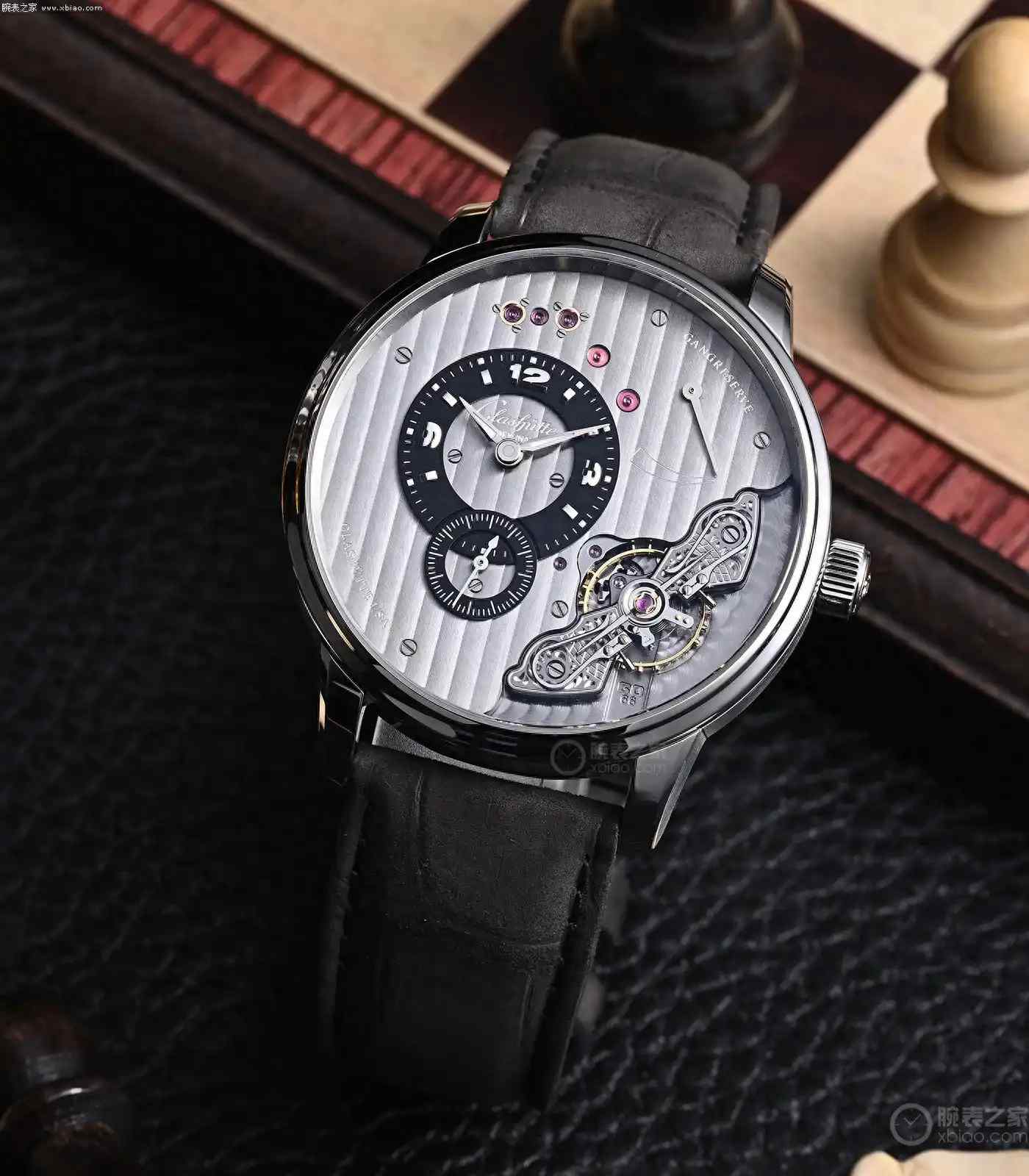 0万预算必看！格拉苏蒂原创双鹅颈腕表深度评测：这机芯美得不像实力派！ | 奈斯探表