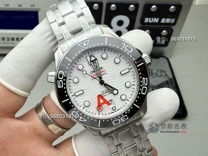 VS厂欧米茄海马300 V4版深度评测：丹东8800一体机芯带来哪些革命性升级？ | 奈斯探表