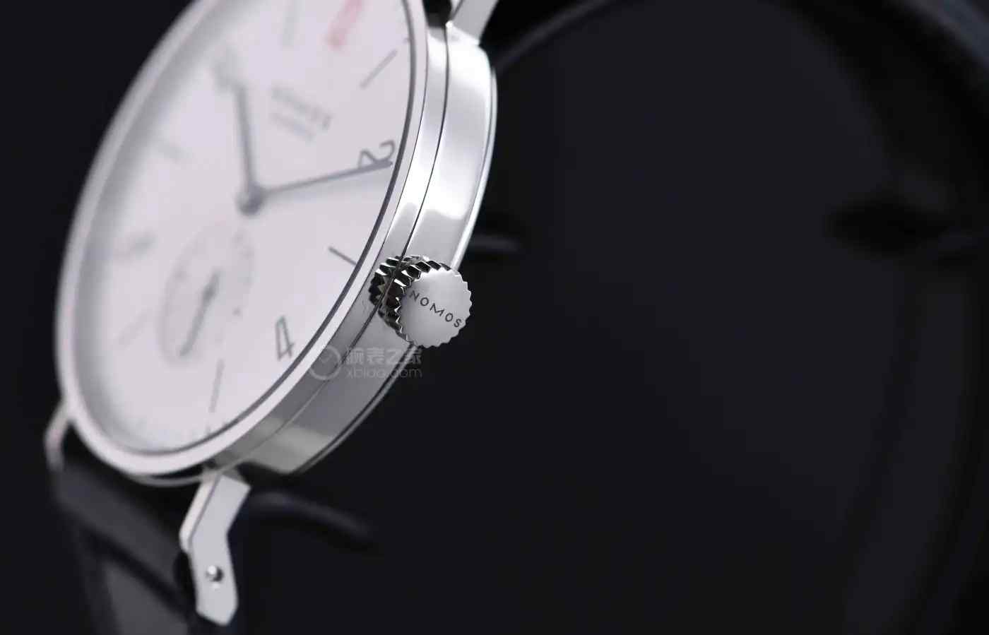 NOMOS红12腕表震撼上新!致敬无国界医生的德式极简美学,限量款抢疯! | 奈斯探表 NOMOS红12腕表震撼上新!致敬无国界医生的德式极简美学,限量款抢疯! | 奈斯探表