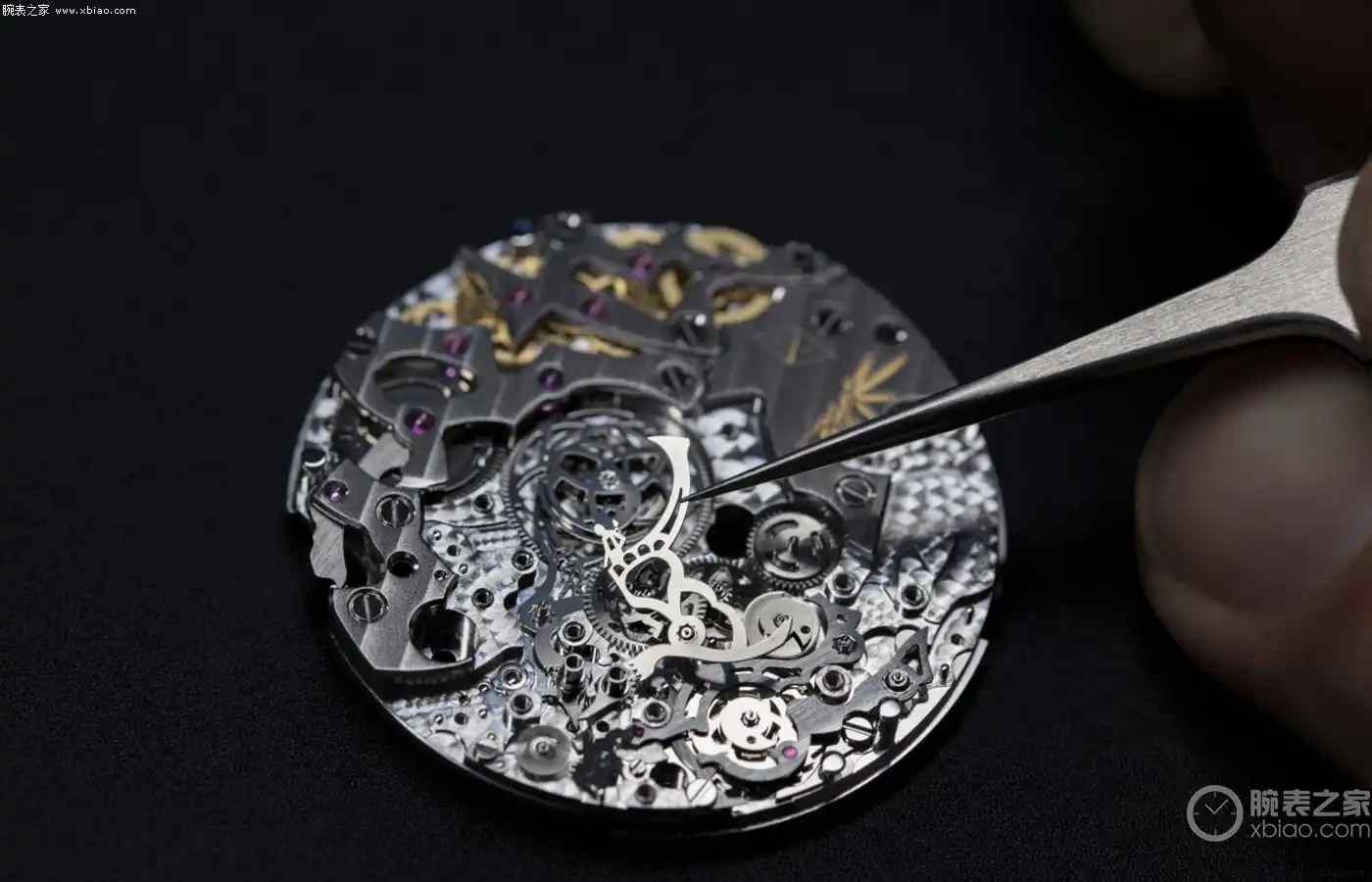 浪漫至死！梵克雅宝情人桥四时版上市，随时重现拥吻瞬间太戳心！ | 奈斯探表