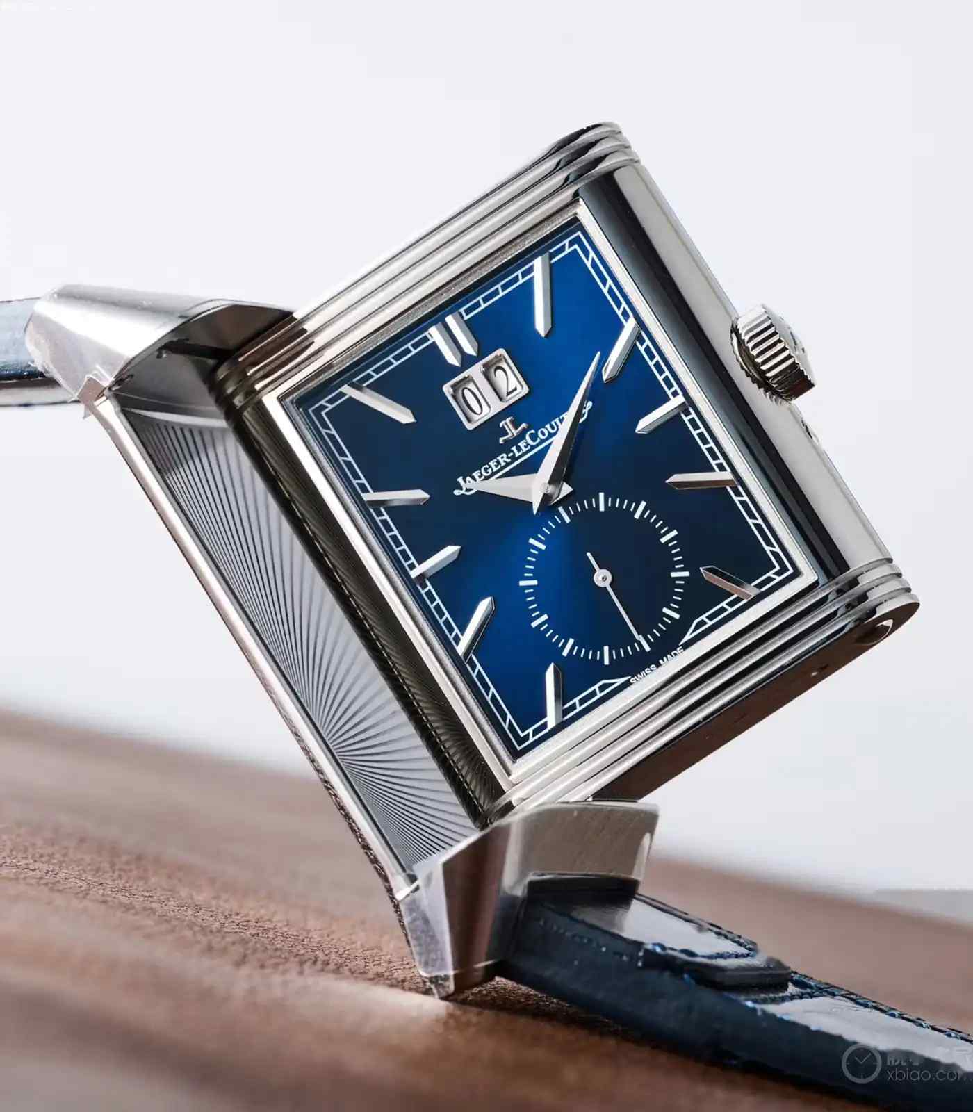 CEO私藏!积家2025最火翻转表,16万世界时神器曝光! | 奈斯探表 CEO私藏!积家2025最火翻转表,16万世界时神器曝光! | 奈斯探表