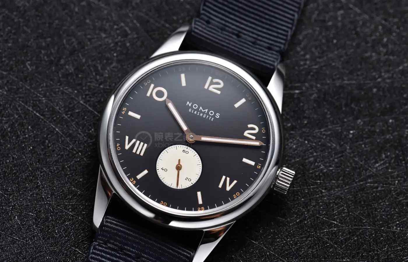 万元德表之光!NOMOS Club极简腕表,100米防水+自动机芯! | 奈斯探表 万元德表之光!NOMOS Club极简腕表,100米防水+自动机芯! | 奈斯探表