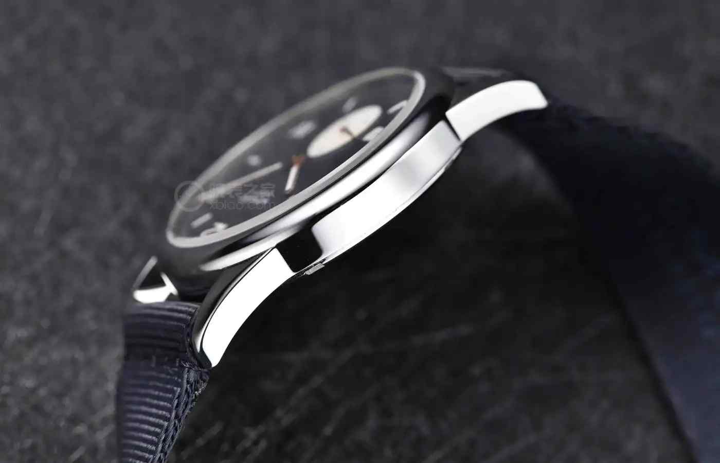 万元德表之光!NOMOS Club极简腕表,100米防水+自动机芯! | 奈斯探表 万元德表之光!NOMOS Club极简腕表,100米防水+自动机芯! | 奈斯探表