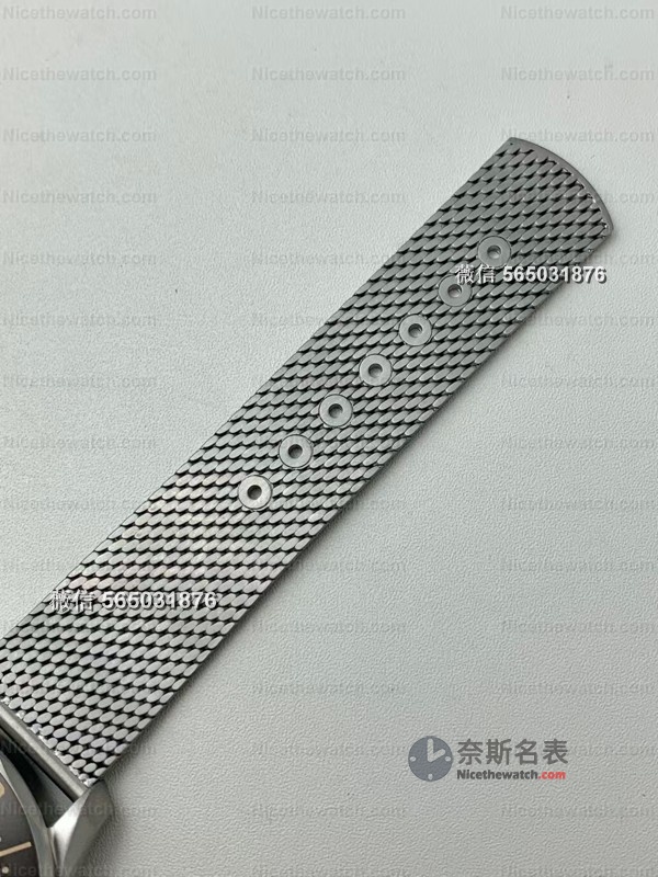 别再买老款了!VS海马300无暇赴死V4终极版实测:无焊点表带,戴上去轻得像没穿! | 奈斯探表 别再买老款了!VS海马300无暇赴死V4终极版实测:无焊点表带,戴上去轻得像没穿! | 奈斯探表