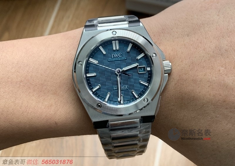 尊达遗作平替！V7厂工程师V2蓝面拆解：这抹湖水蓝比AP更毒？ | 奈斯探表
