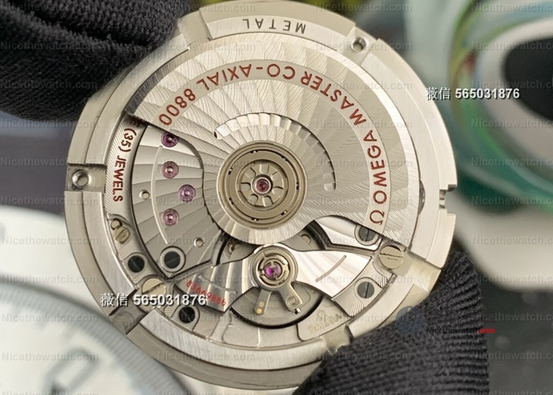 VS厂海马300V4版太狠了!一体8800机芯+双表带配置,稳定性直接封神! | 奈斯探表 VS厂海马300V4版太狠了!一体8800机芯+双表带配置,稳定性直接封神! | 奈斯探表