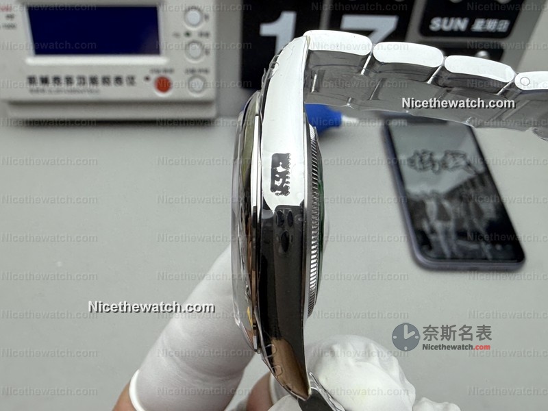VS厂蒂芙尼蓝泡泡面曝光!细节堪比原装?看完我直接下单了 | 奈斯探表 VS厂蒂芙尼蓝泡泡面曝光!细节堪比原装?看完我直接下单了 | 奈斯探表