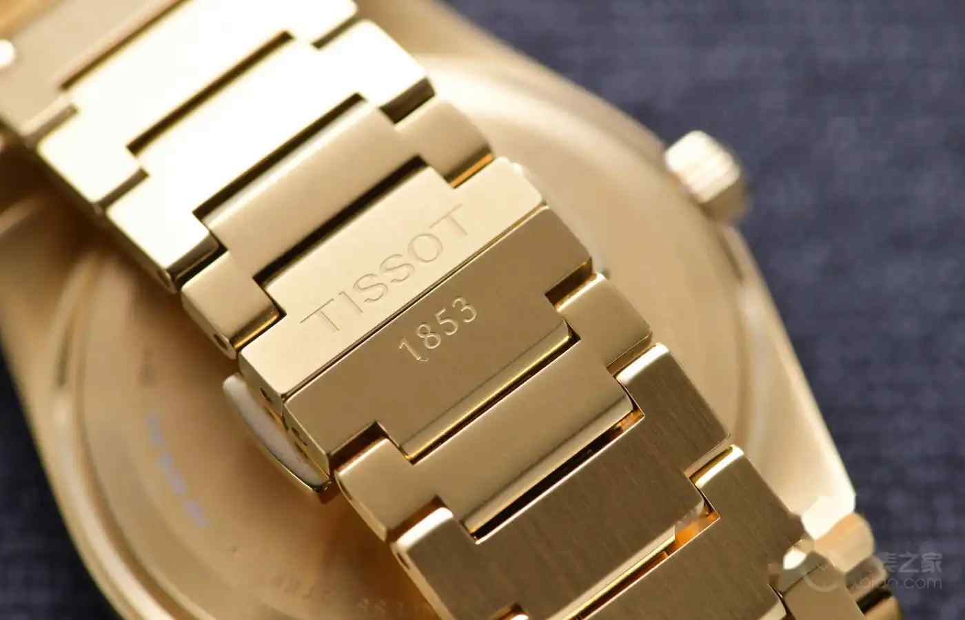 仅需3800元！天梭PRX金表颠覆传统，年轻人的第一块奢华腕表这样选 | 奈斯探表