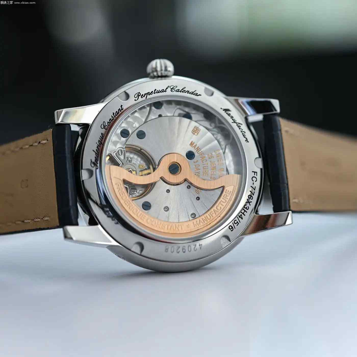 性价比之王！康斯登自家机芯万年历表发布，72小时动储+蓝宝石透背！ | 奈斯探表