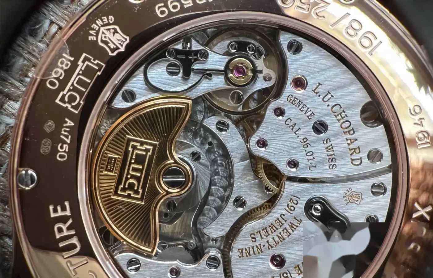 薄如蝉翼芯如艺术！萧邦L.U.C 96机芯3.3mm颠覆传统，日内瓦印记加持奢华内涵 | 奈斯探表
