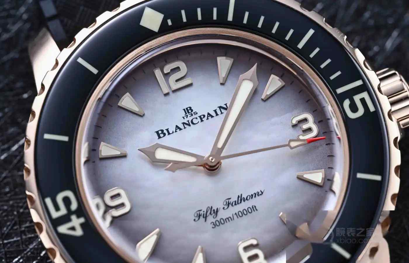 宝珀黑珍珠VS粉珍珠！女生的奢潮潜水表天花板，劳力士不香了？ | 奈斯探表