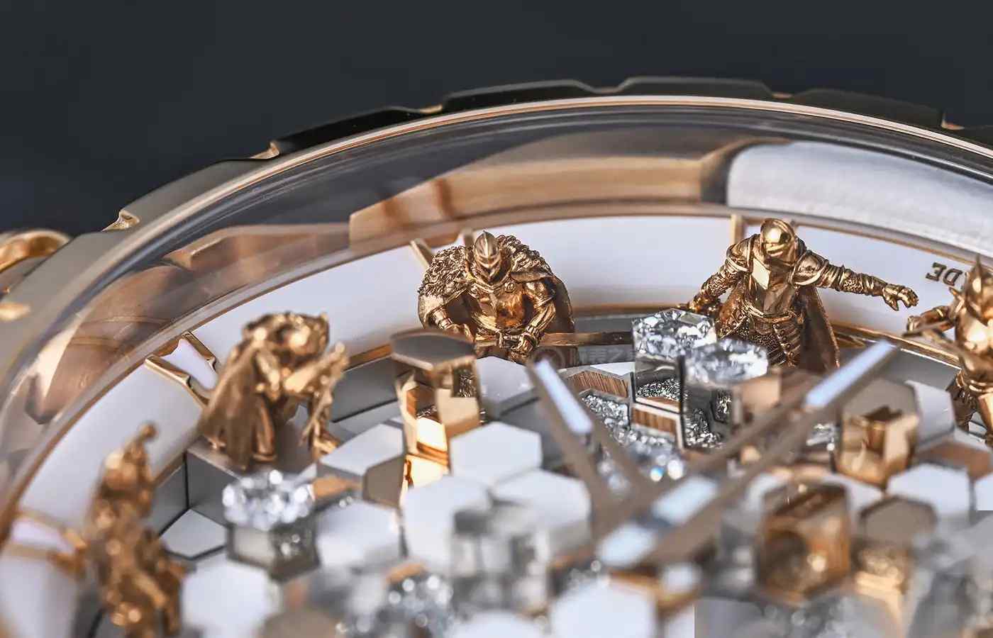 321万限量28枚!罗杰杜彼第十二代圆桌骑士震撼发布,金雕水晶宫腕表颠覆艺术边界 | 奈斯探表 321万限量28枚!罗杰杜彼第十二代圆桌骑士震撼发布,金雕水晶宫腕表颠覆艺术边界 | 奈斯探表