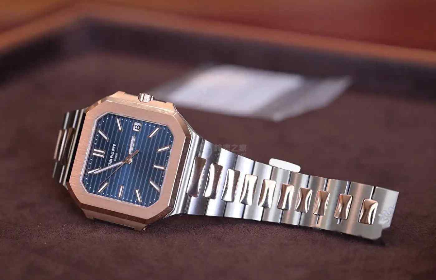 55万间金Cubitus实测：比鹦鹉螺更吸睛的方表天花板，男人腕间新身份符号！ | 奈斯探表