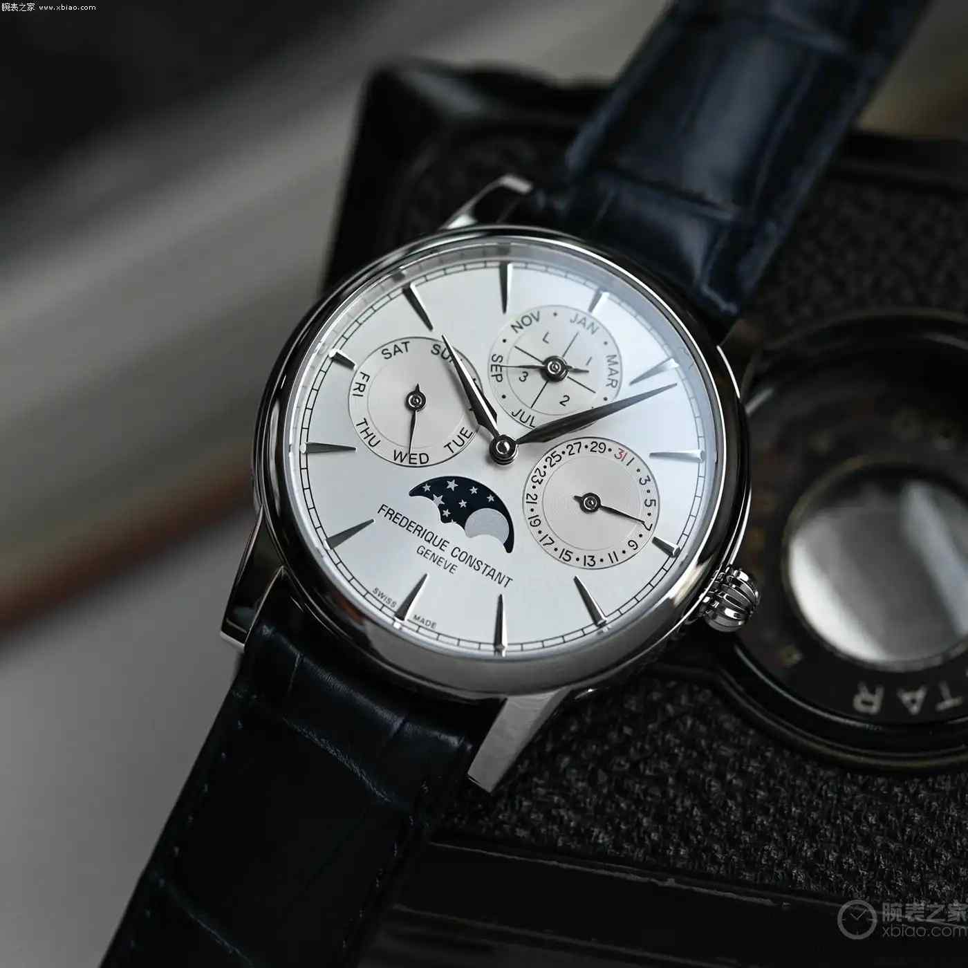 性价比之王！康斯登自家机芯万年历表发布，72小时动储+蓝宝石透背！ | 奈斯探表