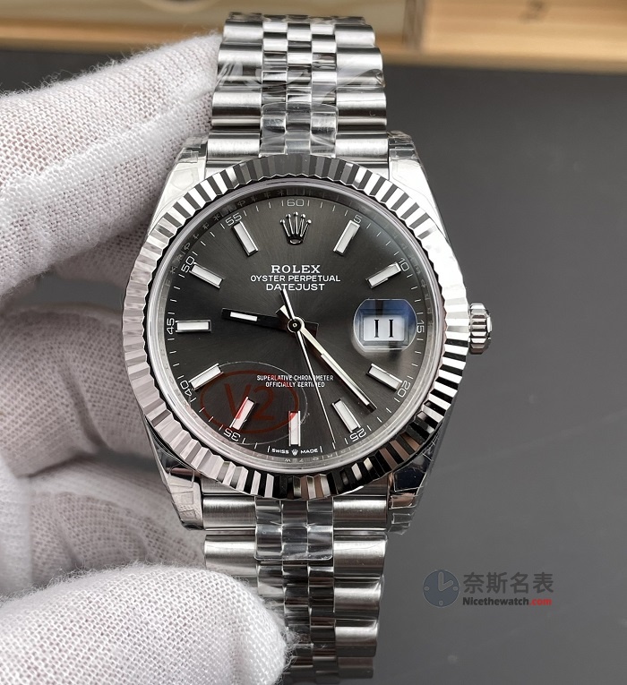 灰盘才是真王者！VS厂劳力士灰日志实测：丹东3235稳到离谱，上手被同事追着问链接！ | 奈斯探表