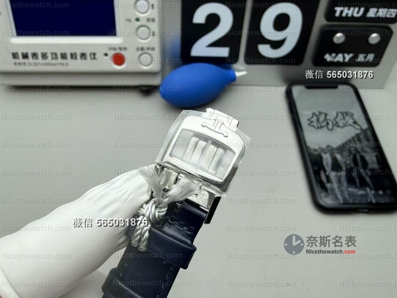 告别“塑料感”女表！APS积家约会复刻细节拉满，浪漫不贵 | 奈斯探表