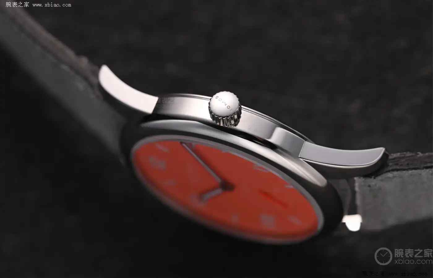 秋冬腕间一抹温柔粉！NOMOS珊瑚粉彩盘腕表点亮沉闷穿搭 | 奈斯探表