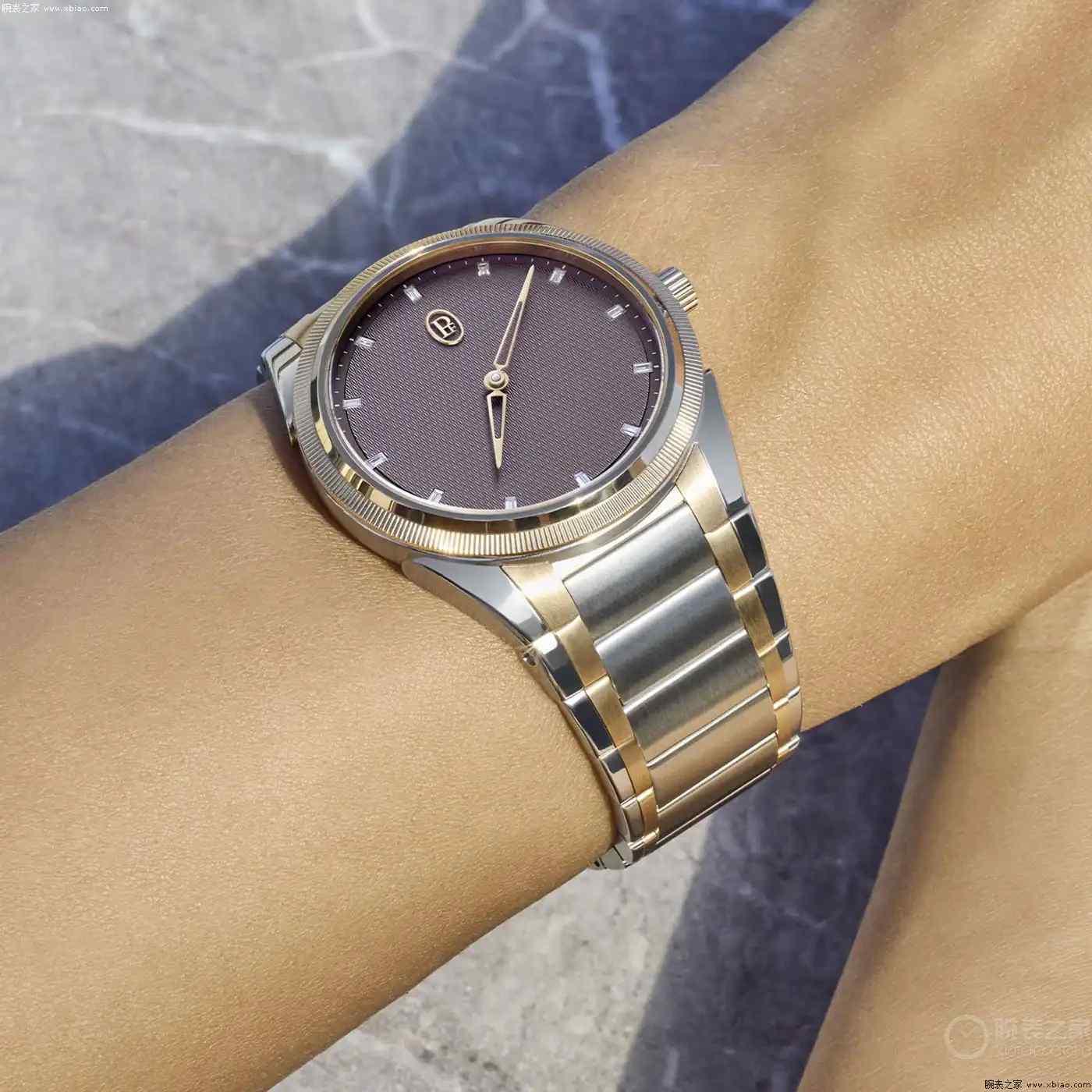 帕玛强尼深红宝石色间金腕表震撼上市！36毫米百搭尺寸限量发售 | 奈斯探表