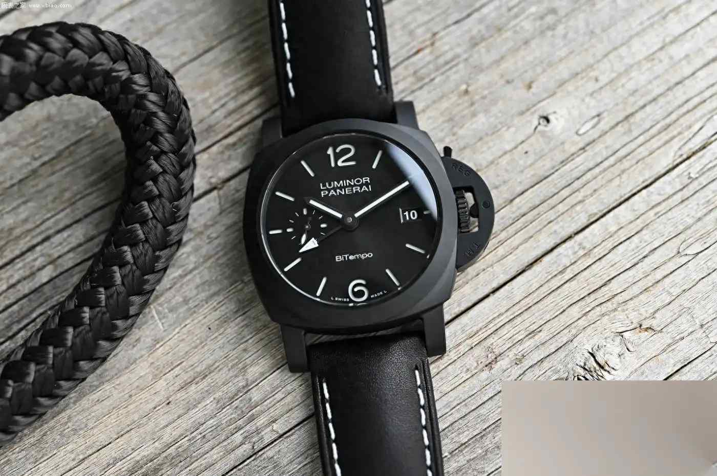 沛纳海首款40mm陶瓷GMT来了!PAM01460黑武士配双时区,72小时动储仅12万出头? | 奈斯探表 沛纳海首款40mm陶瓷GMT来了!PAM01460黑武士配双时区,72小时动储仅12万出头? | 奈斯探表
