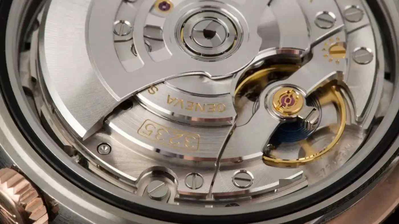 公价14万竟比绿水鬼更香？揭秘劳力士间金蓝水鬼的六大心动理由 | 奈斯探表