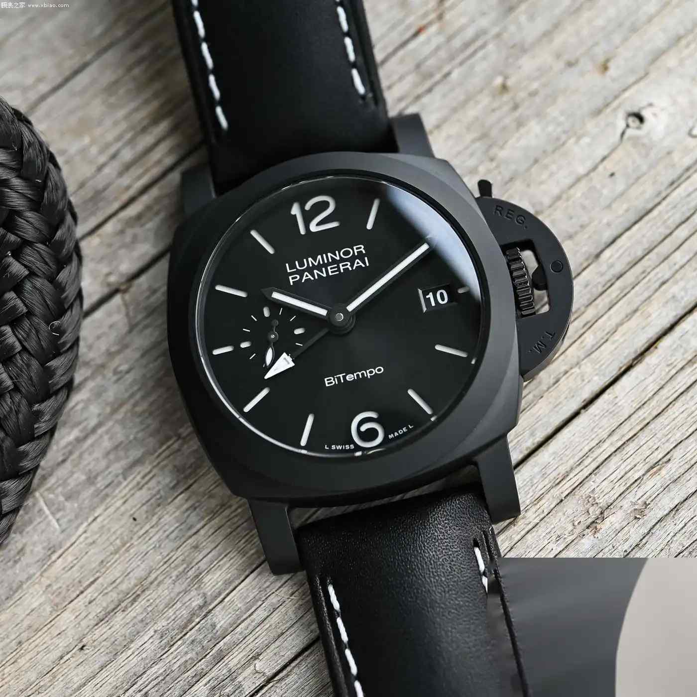 沛纳海首款40mm陶瓷GMT来了!PAM01460黑武士配双时区,72小时动储仅12万出头? | 奈斯探表 沛纳海首款40mm陶瓷GMT来了!PAM01460黑武士配双时区,72小时动储仅12万出头? | 奈斯探表
