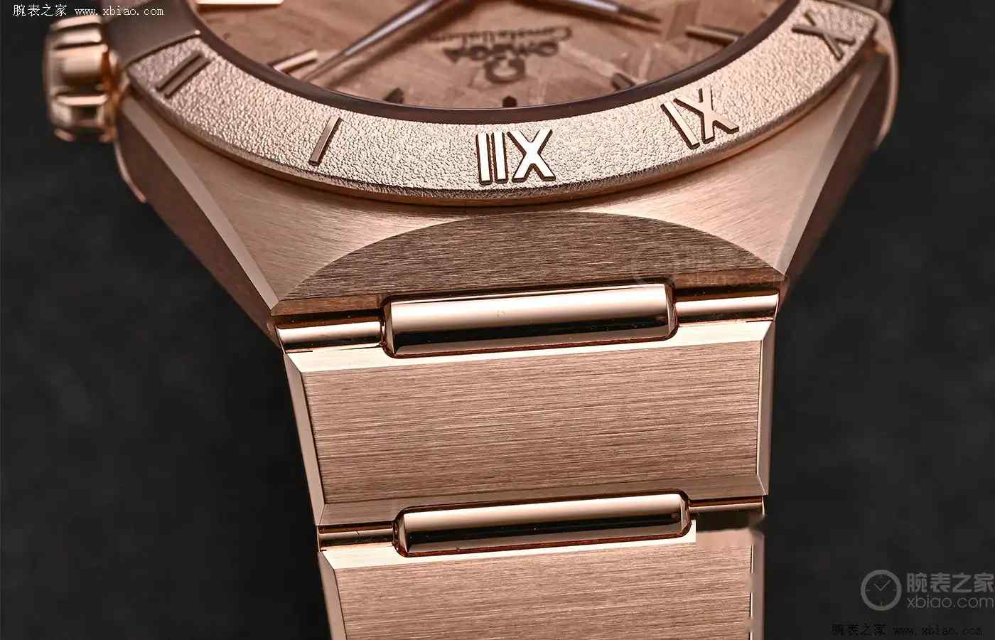 45亿年陨石+魏德曼纹!欧米茄这枚金表把宇宙戴在手上,每一枚都全球唯一! | 奈斯探表 45亿年陨石+魏德曼纹!欧米茄这枚金表把宇宙戴在手上,每一枚都全球唯一! | 奈斯探表