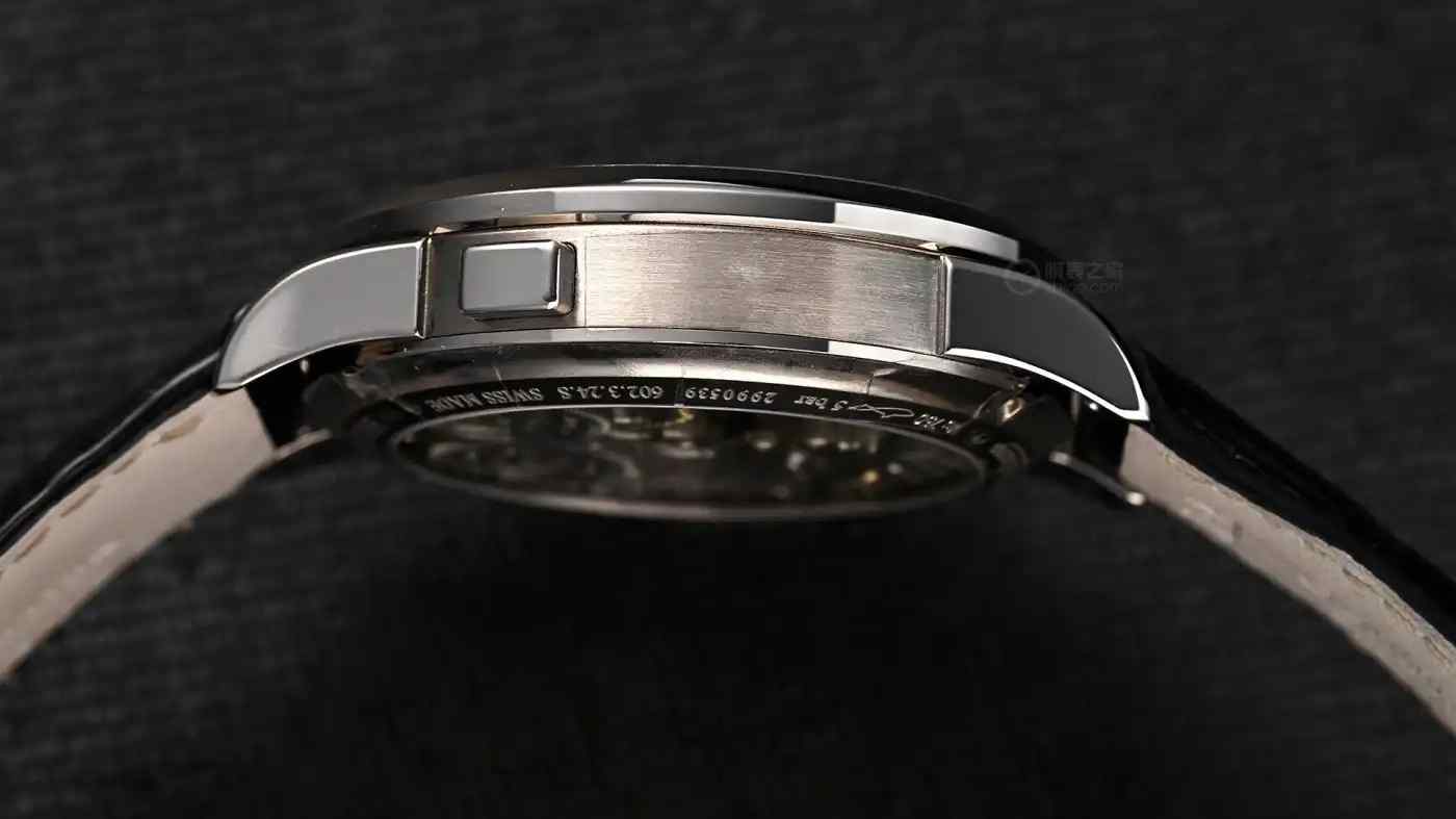 积家双翼月相腕表惊艳登场！独创双动力系统破解走时难题，颜值性能双巅峰 | 奈斯探表