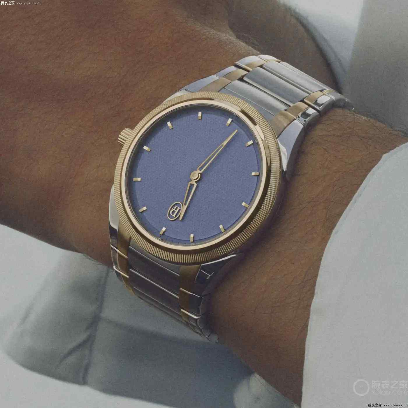 仅7.8毫米超薄体验!帕玛强尼间金无历腕表来袭,手工玑镂表盘惊艳全场 | 奈斯探表 仅7.8毫米超薄体验!帕玛强尼间金无历腕表来袭,手工玑镂表盘惊艳全场 | 奈斯探表