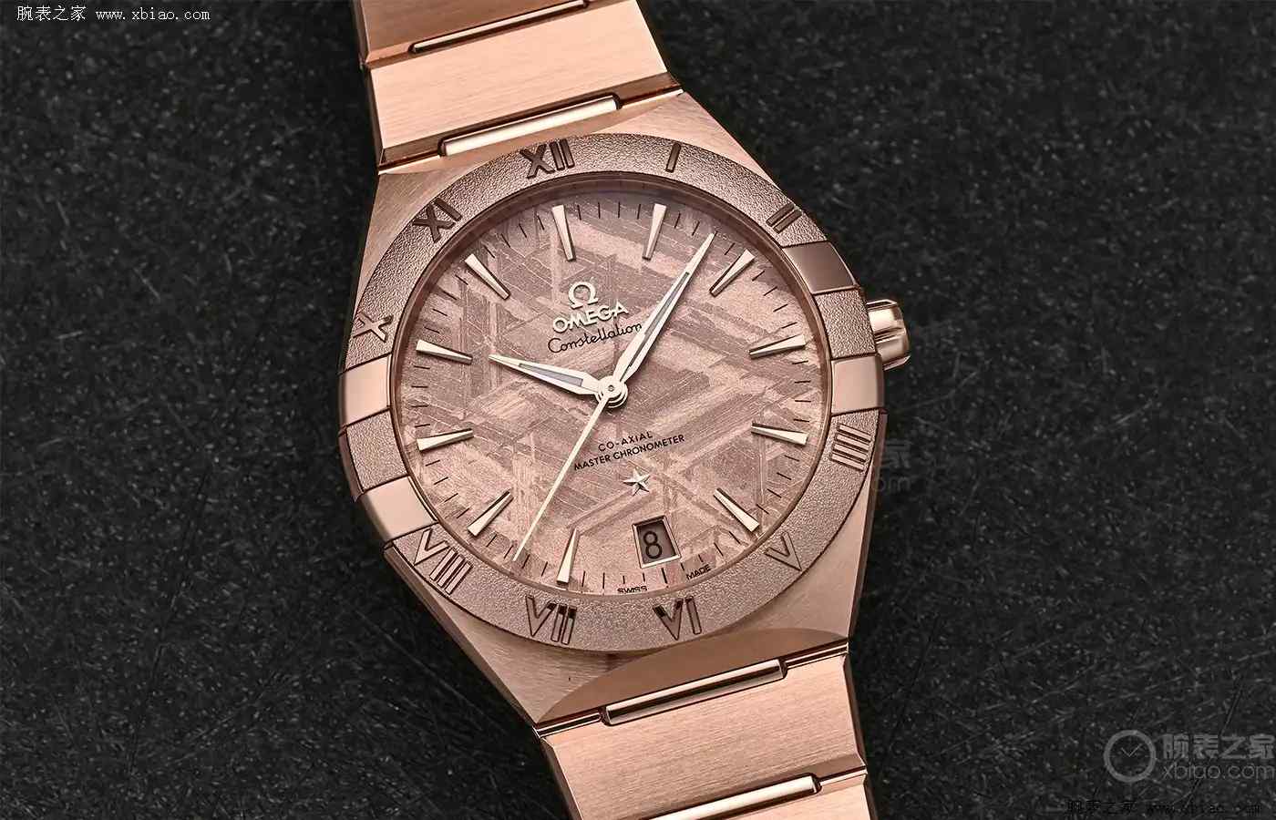 45亿年陨石+魏德曼纹!欧米茄这枚金表把宇宙戴在手上,每一枚都全球唯一! | 奈斯探表 45亿年陨石+魏德曼纹!欧米茄这枚金表把宇宙戴在手上,每一枚都全球唯一! | 奈斯探表