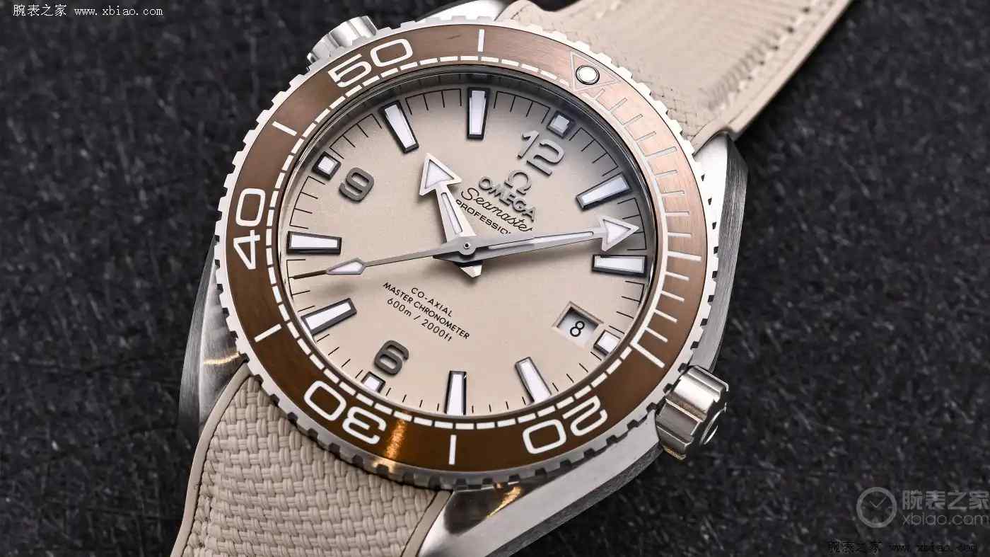 拒绝撞表！欧米茄这款米色海马潜水表，轻如羽毛却硬核到能深海抗磁 | 奈斯探表