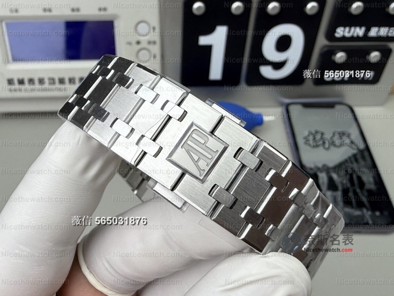 APS厂26240 V2升级版深度实测:无卡度4401机芯,复刻爱彼新标杆? | 奈斯探表 APS厂26240 V2升级版深度实测:无卡度4401机芯,复刻爱彼新标杆? | 奈斯探表