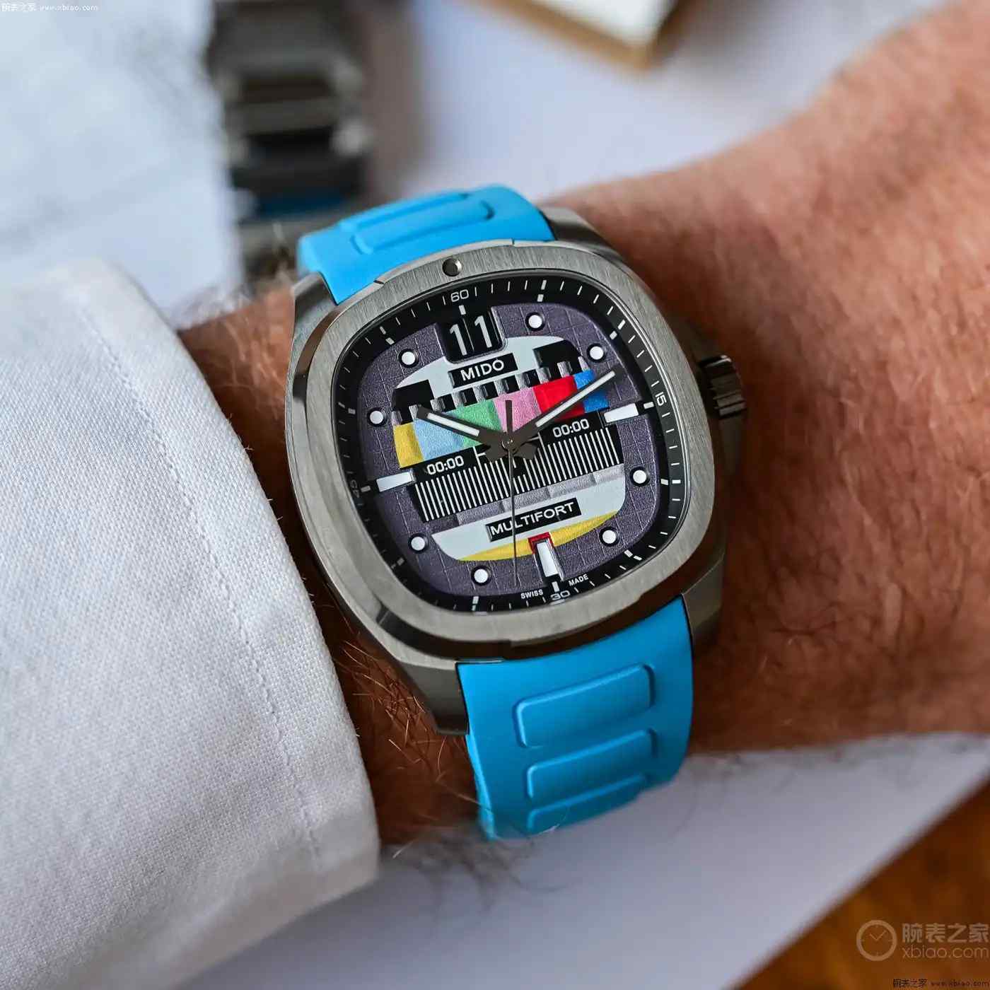 像素美学颠覆传统！美度舵手TV大日历S02特别版 配双色表带仅售千元 | 奈斯探表