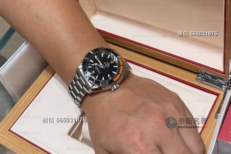 橙圈也能高度还原？VS厂欧米茄四分之一橙实测：连8900机芯都复刻到位！ | 奈斯探表