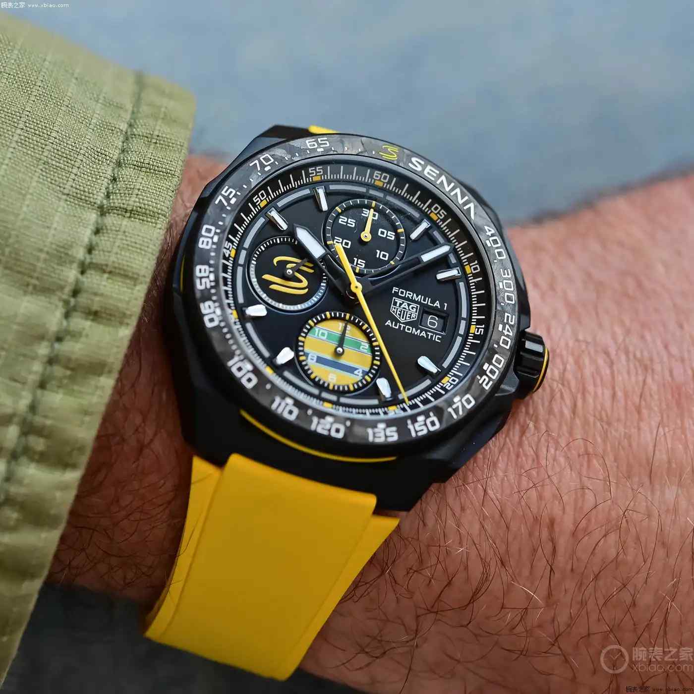 致敬车神塞纳!泰格豪雅F1联名计时码表融合赛车基因与旗舰配置 | 奈斯探表 致敬车神塞纳!泰格豪雅F1联名计时码表融合赛车基因与旗舰配置 | 奈斯探表