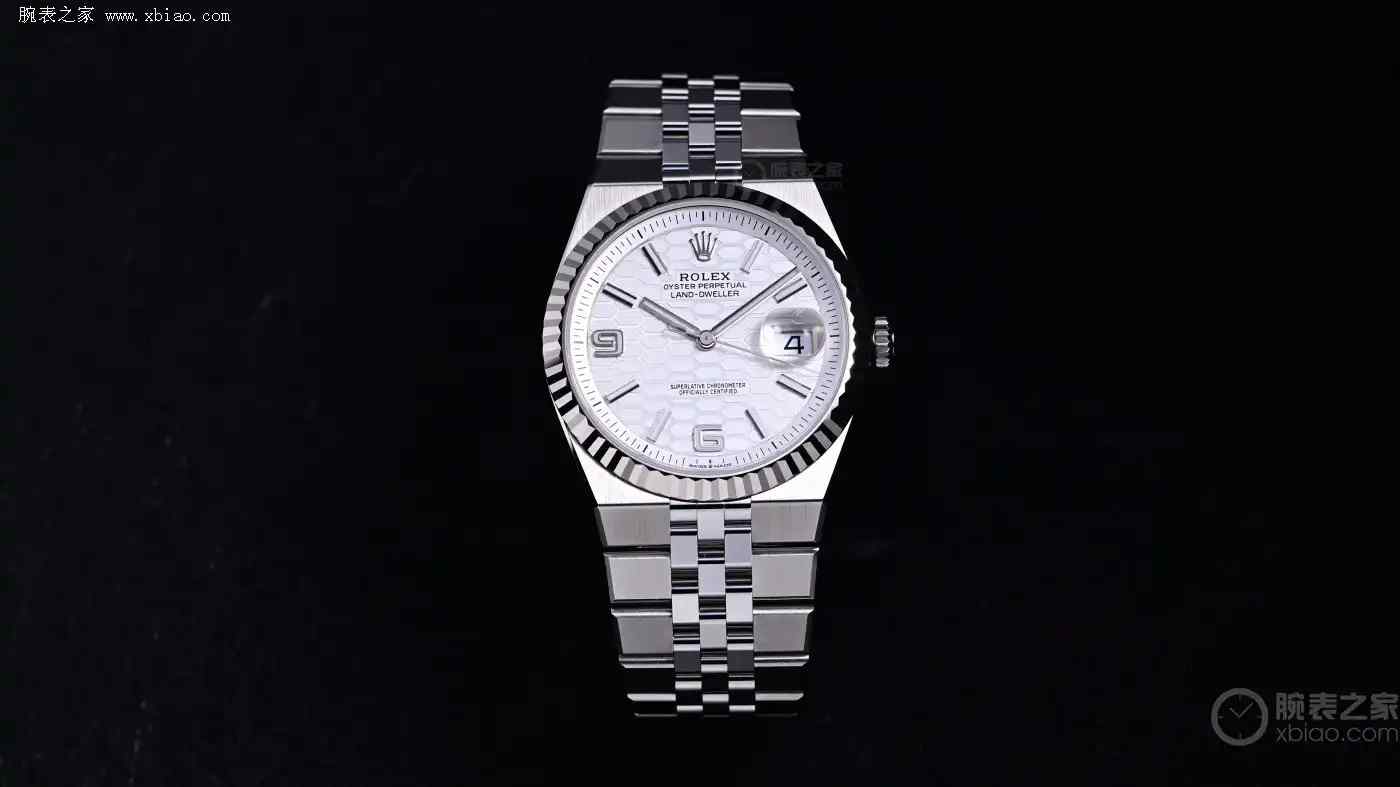 价格差20倍！劳力士陆使型VS帝舵皇家，豪华运动表亲兄弟终极对决 | 奈斯探表