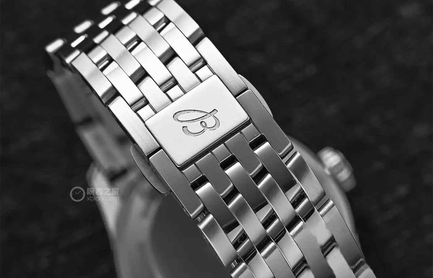 冰蓝盘颠覆传统!百年灵航空计时表41mm完美平衡复古与时尚 | 奈斯探表 冰蓝盘颠覆传统!百年灵航空计时表41mm完美平衡复古与时尚 | 奈斯探表