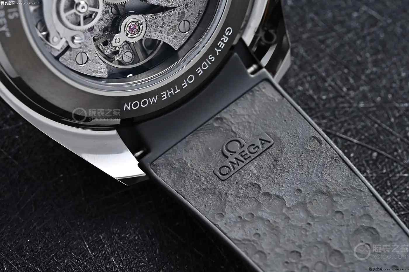 欧米茄超霸皓月之灰震撼上市！激光雕刻月球表盘，再现阿波罗8号传奇 | 奈斯探表