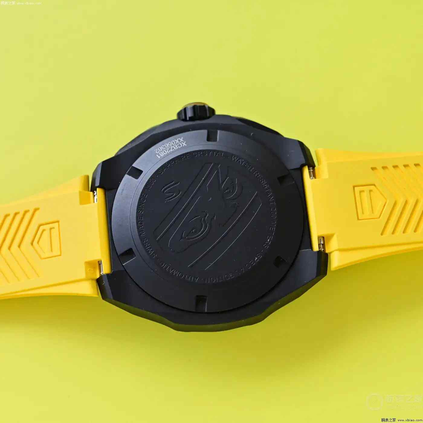 致敬车神塞纳!泰格豪雅F1联名计时码表融合赛车基因与旗舰配置 | 奈斯探表 致敬车神塞纳!泰格豪雅F1联名计时码表融合赛车基因与旗舰配置 | 奈斯探表