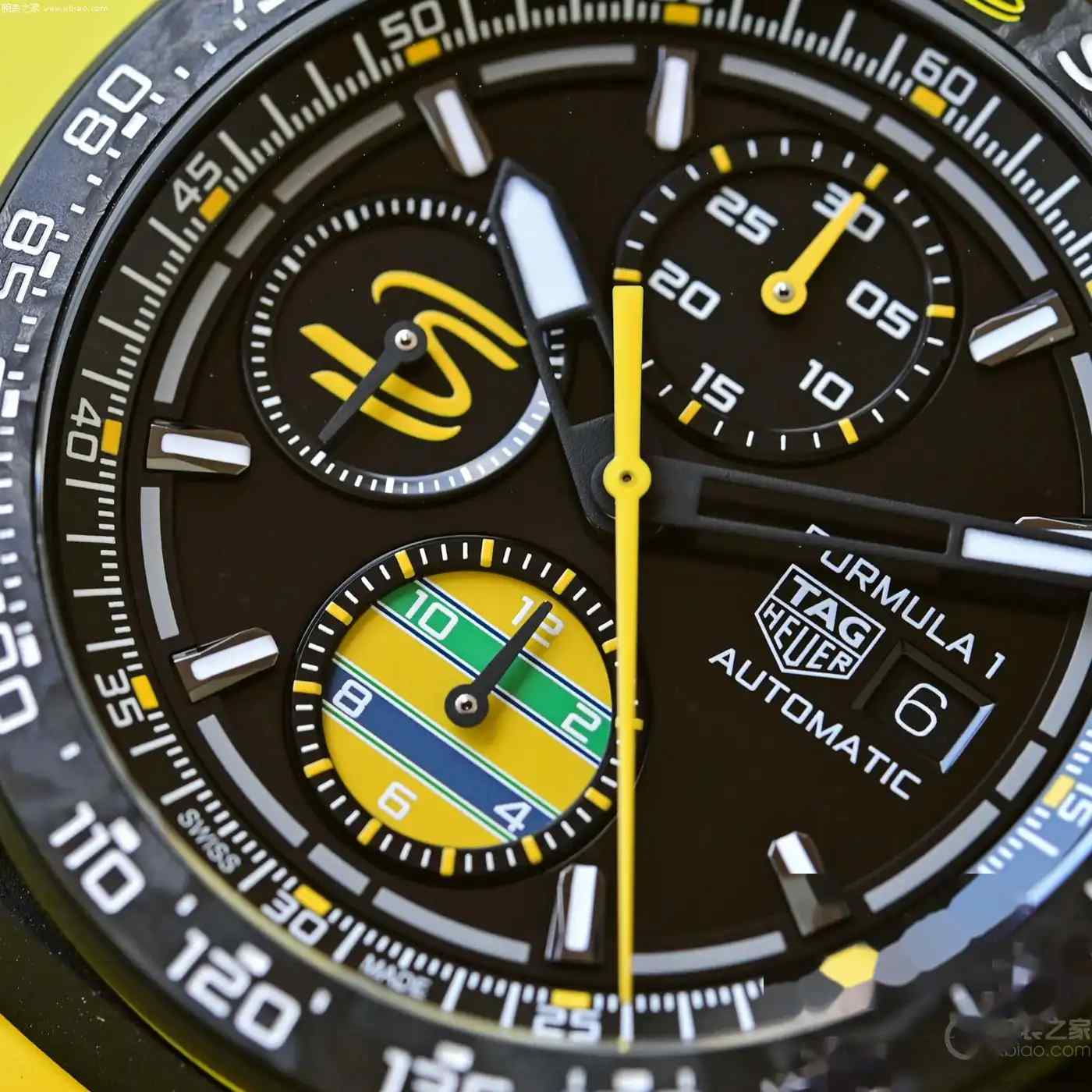 致敬车神塞纳!泰格豪雅F1联名计时码表融合赛车基因与旗舰配置 | 奈斯探表 致敬车神塞纳!泰格豪雅F1联名计时码表融合赛车基因与旗舰配置 | 奈斯探表