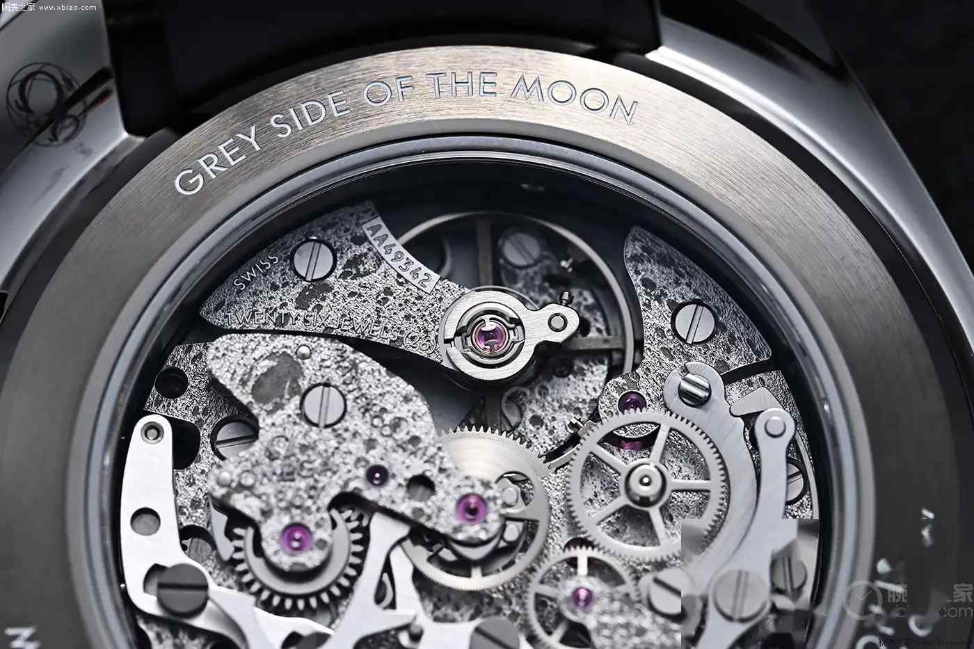 欧米茄超霸皓月之灰震撼上市！激光雕刻月球表盘，再现阿波罗8号传奇 | 奈斯探表