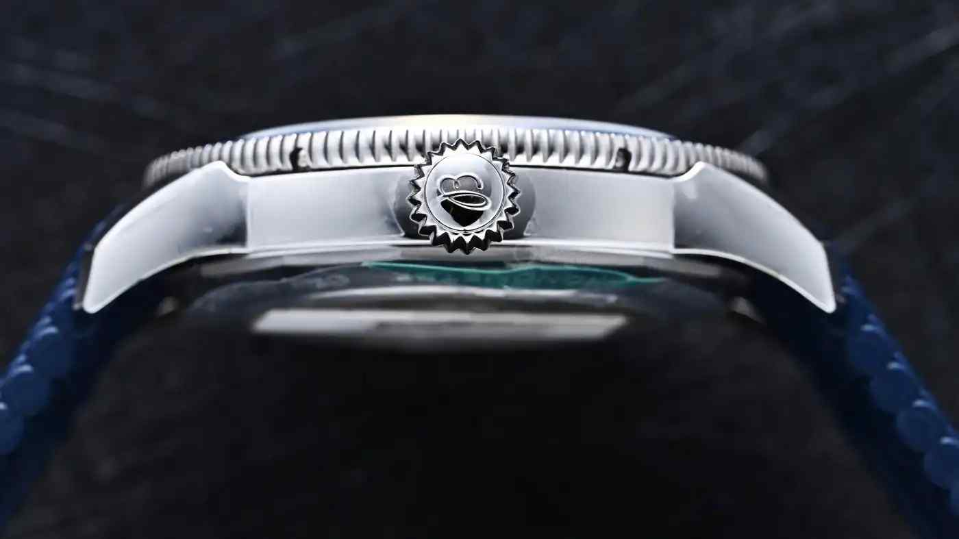 潜水表黄金尺寸终现世！百年灵超级海洋40mm薄至11.73mm重塑经典 | 奈斯探表